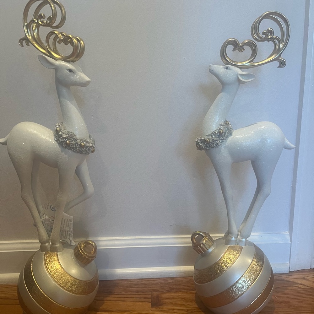 Decorative holiday deer